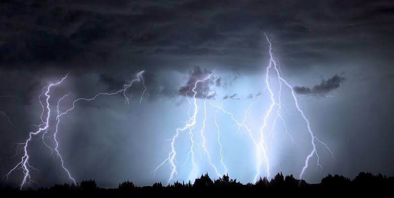 BMKG Minta Masyarakat Waspada Cuaca Ekstrem 10 Hari ke Depan 